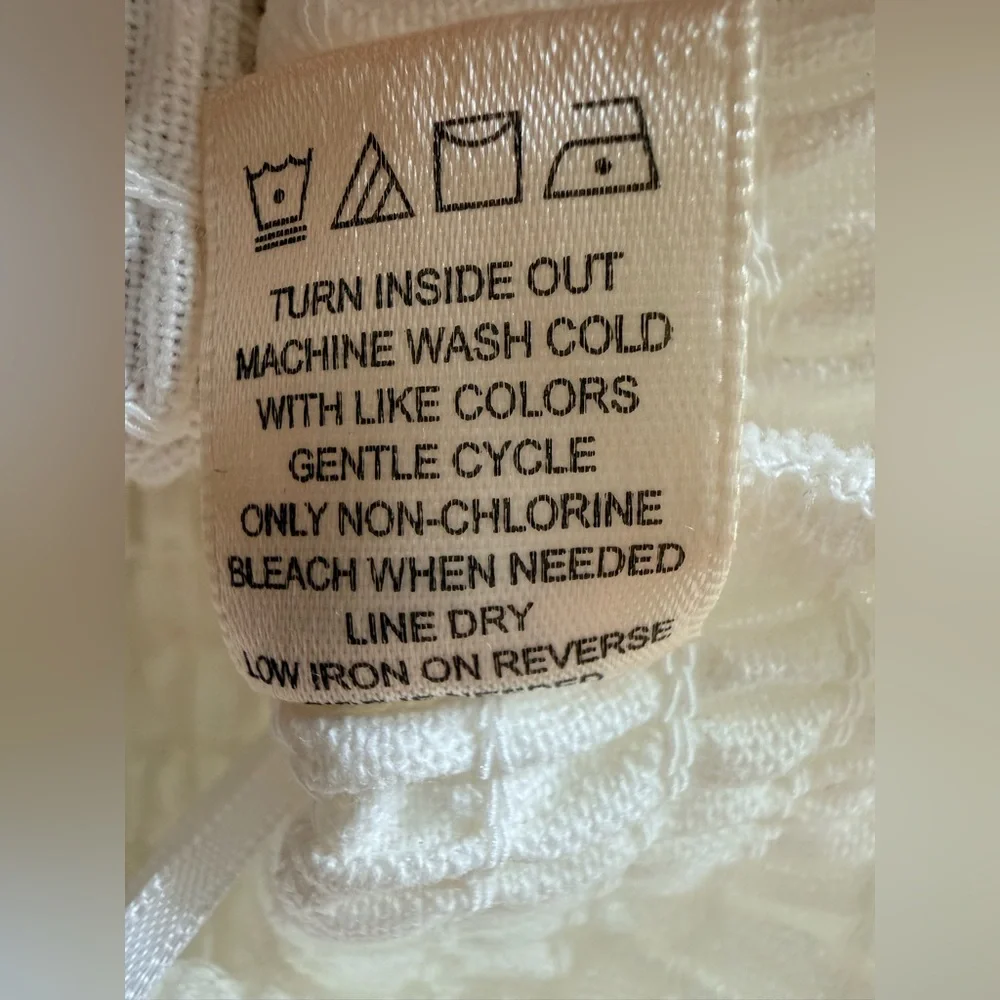 🍒 Evolutionary Cherry & Bow Smocked Crop Top Red and White Size L NWT - Picture 7 of 10